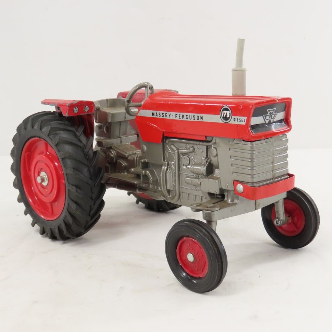 ERTL Massey-Ferguson 175 Diesel WF Tractor - 7