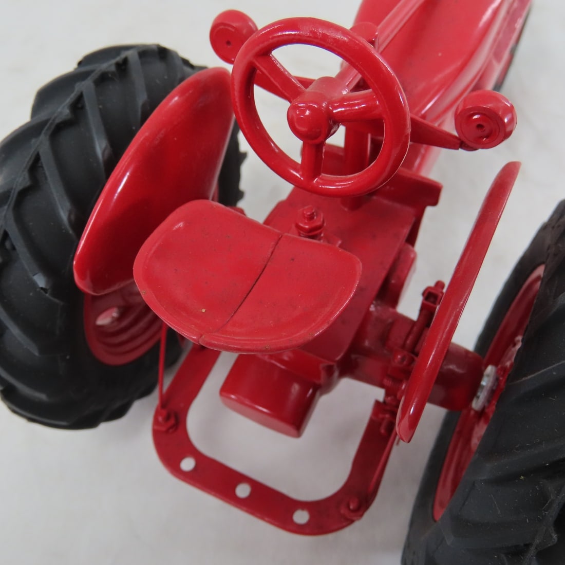 Freiheit IH McCormick Farmall Model H Tractor - 13