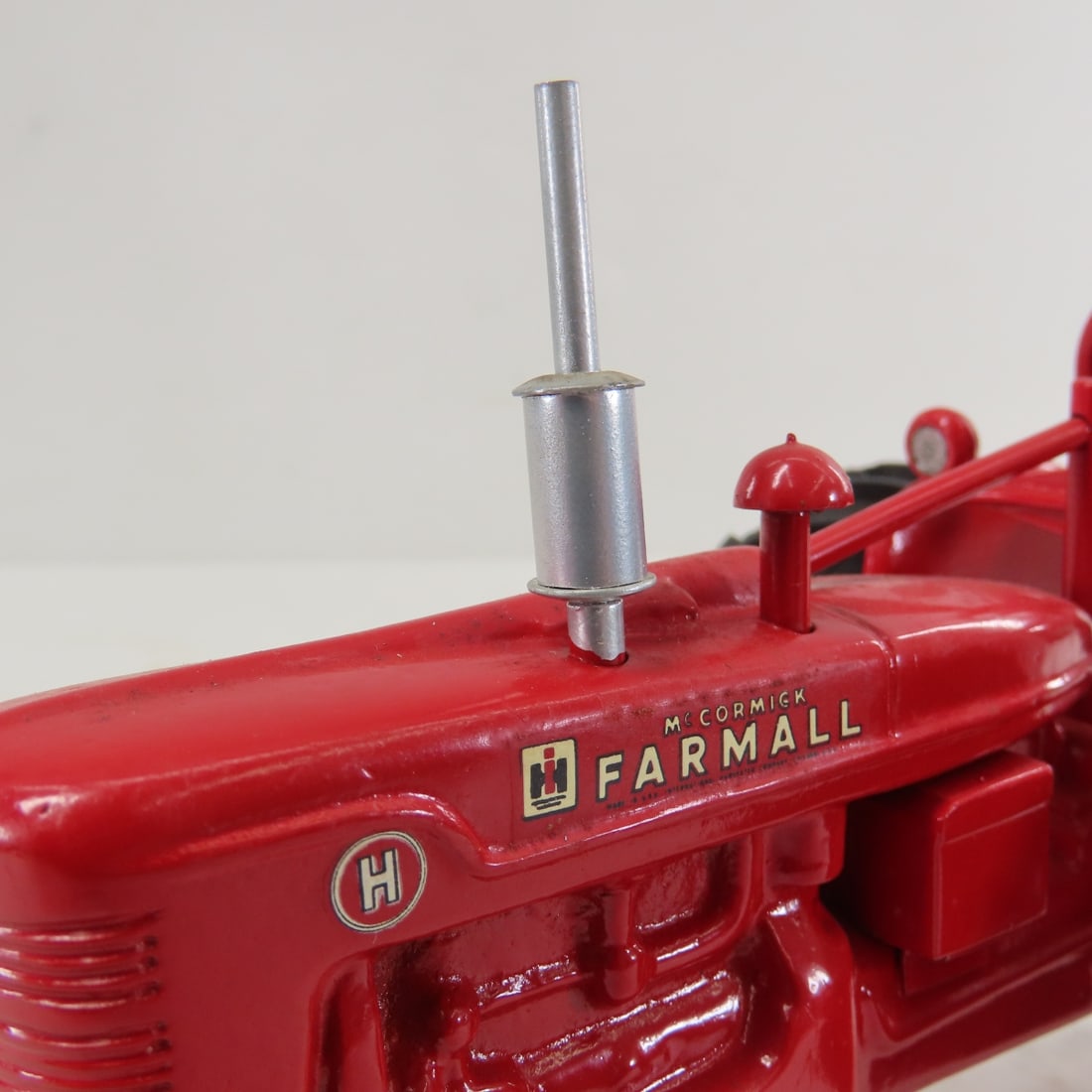 Freiheit IH McCormick Farmall Model H Tractor - 15