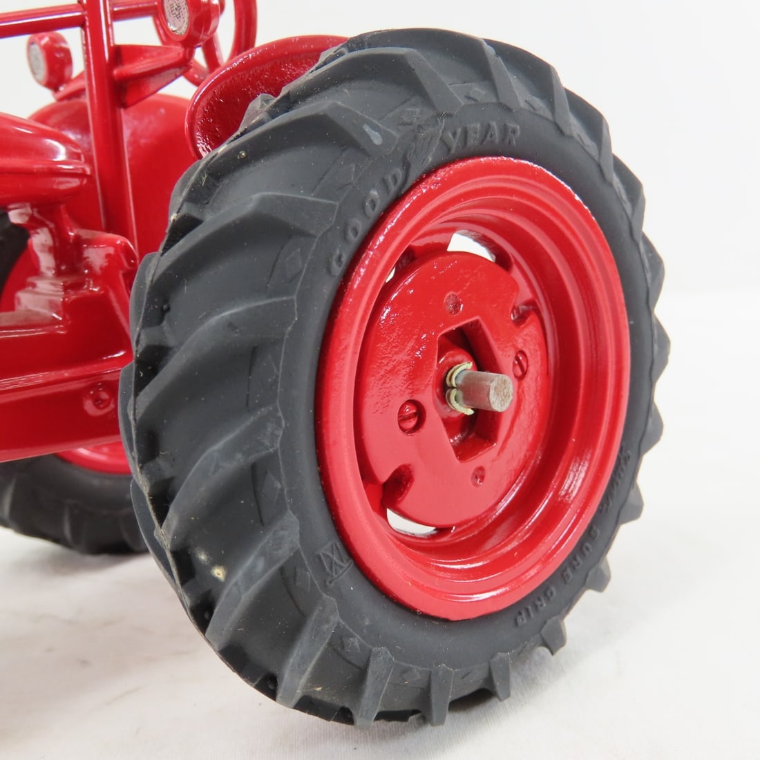 Freiheit IH McCormick Farmall Model H Tractor - 16