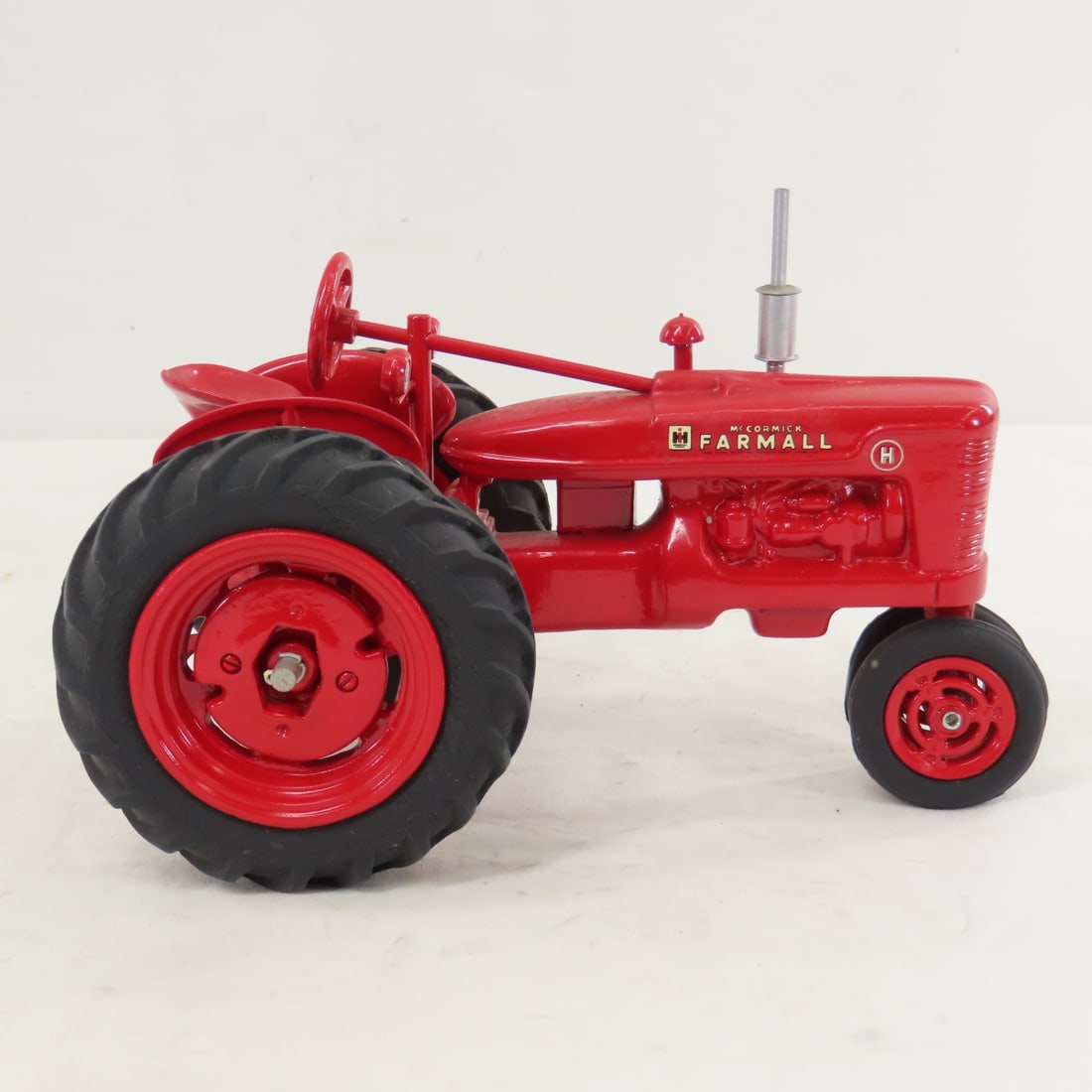 Freiheit IH McCormick Farmall Model H Tractor - 6
