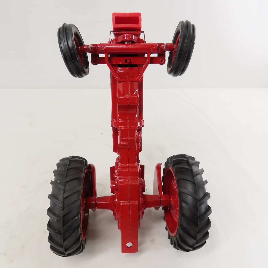 ERTL McCormick Farmall 806 Row Crop Tractor - 10
