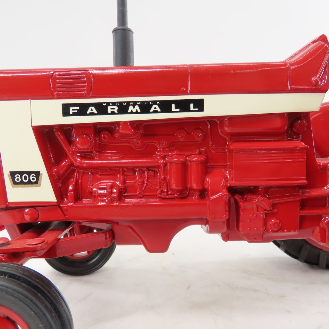 ERTL McCormick Farmall 806 Row Crop Tractor - 16