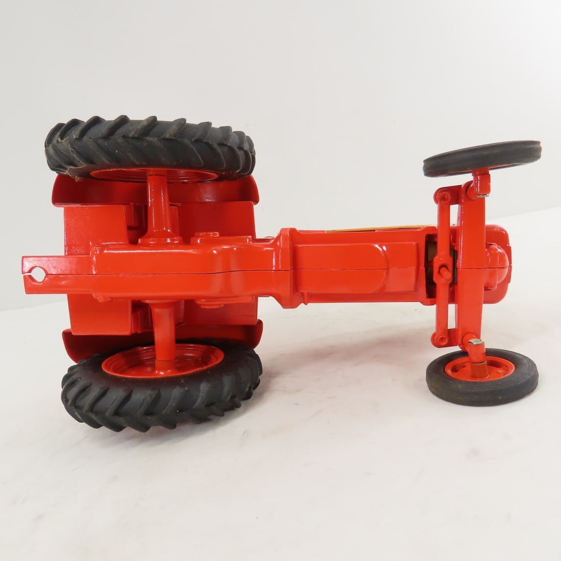 ERTL CASE 930 Comfort King WF Row Crop Tractor - 10
