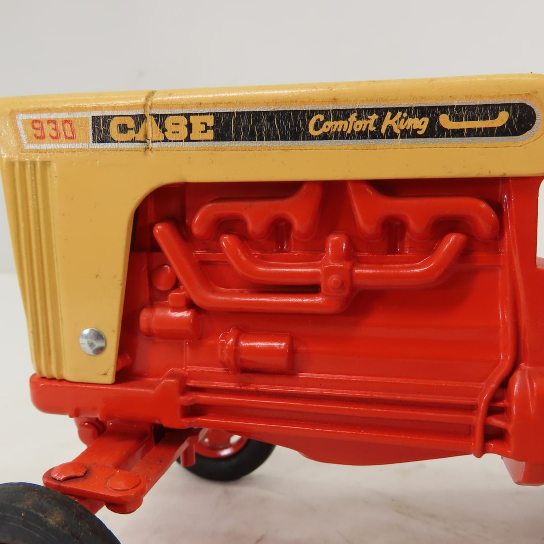 ERTL CASE 930 Comfort King WF Row Crop Tractor - 13