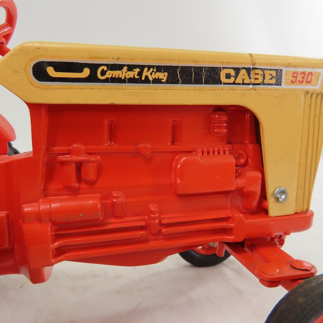 ERTL CASE 930 Comfort King WF Row Crop Tractor - 15