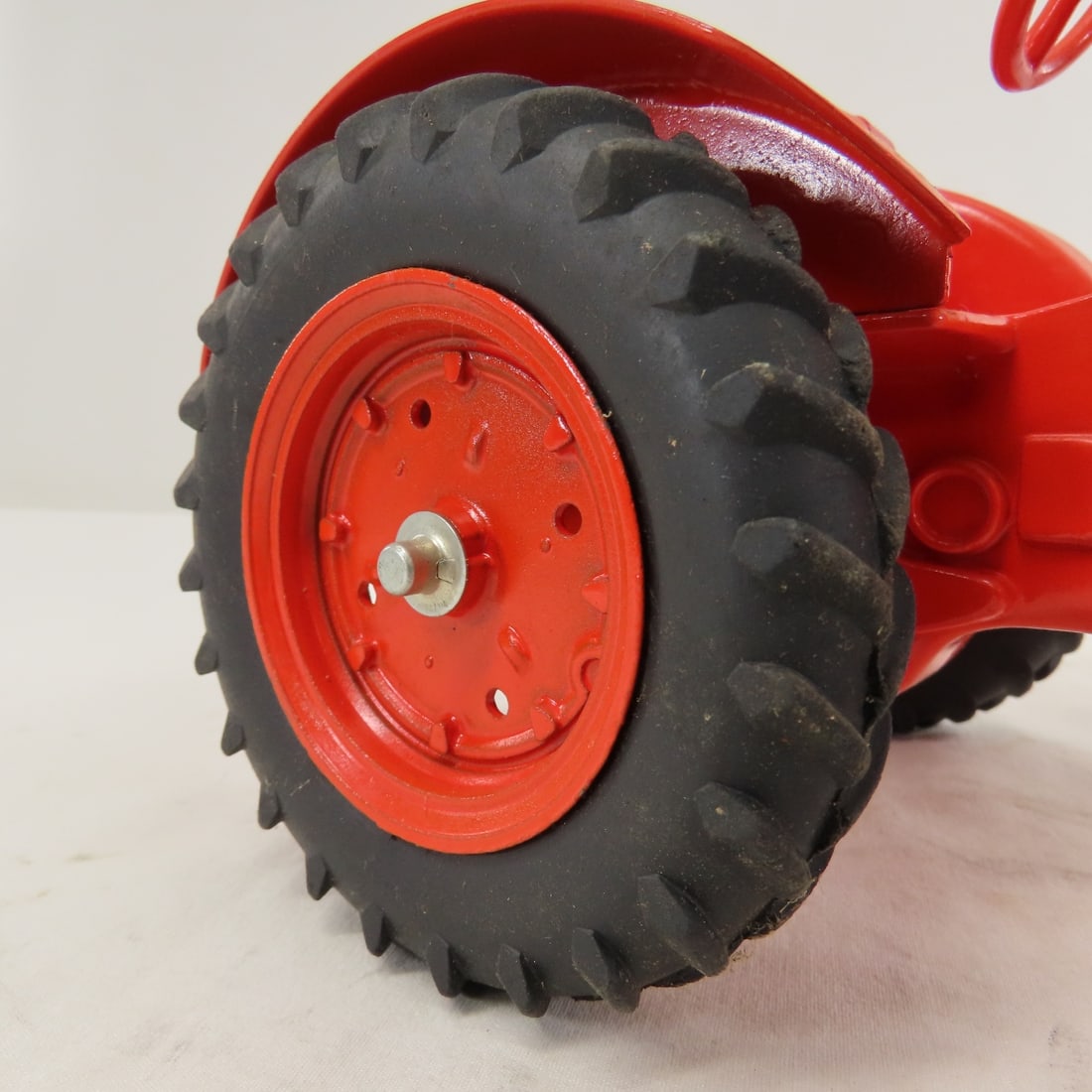 ERTL CASE 930 Comfort King WF Row Crop Tractor - 16