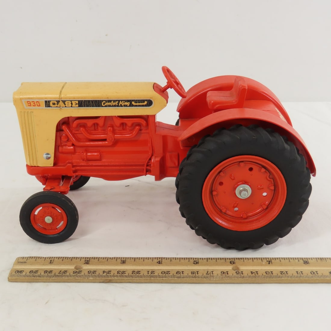 ERTL CASE 930 Comfort King WF Row Crop Tractor - 2