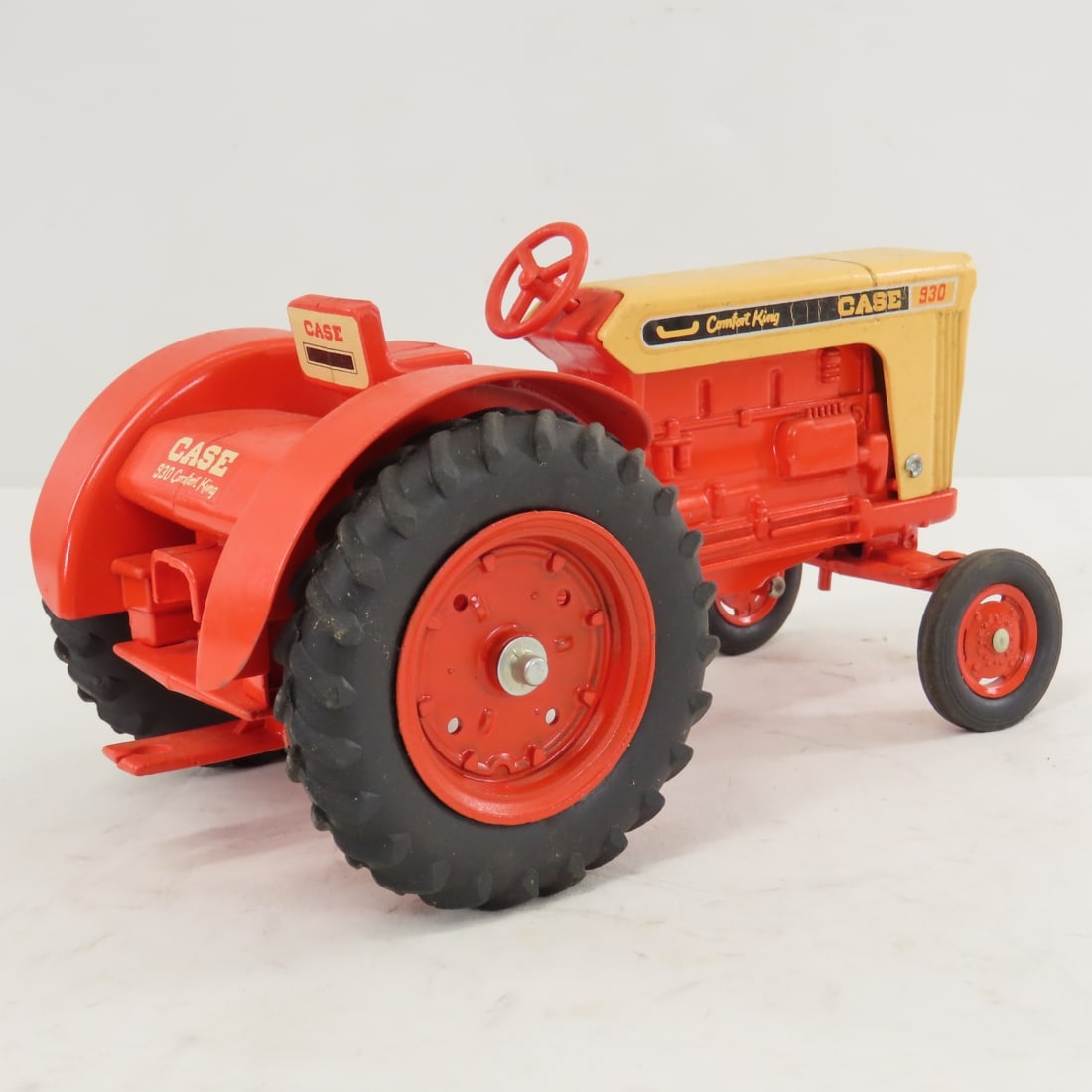 ERTL CASE 930 Comfort King WF Row Crop Tractor - 5