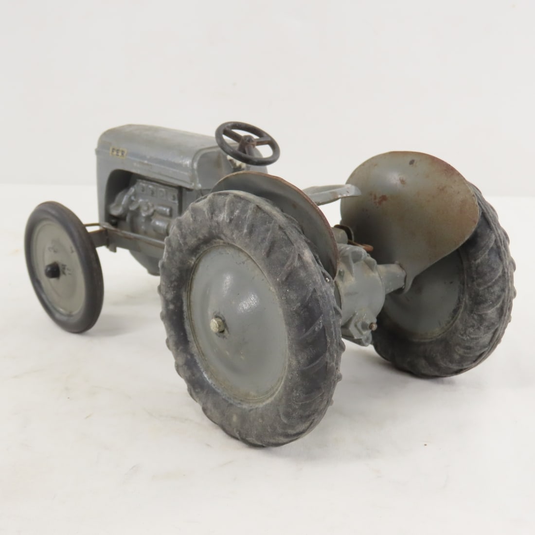 1940's Advanced Products Ferguson TO-20 Tractor - 3