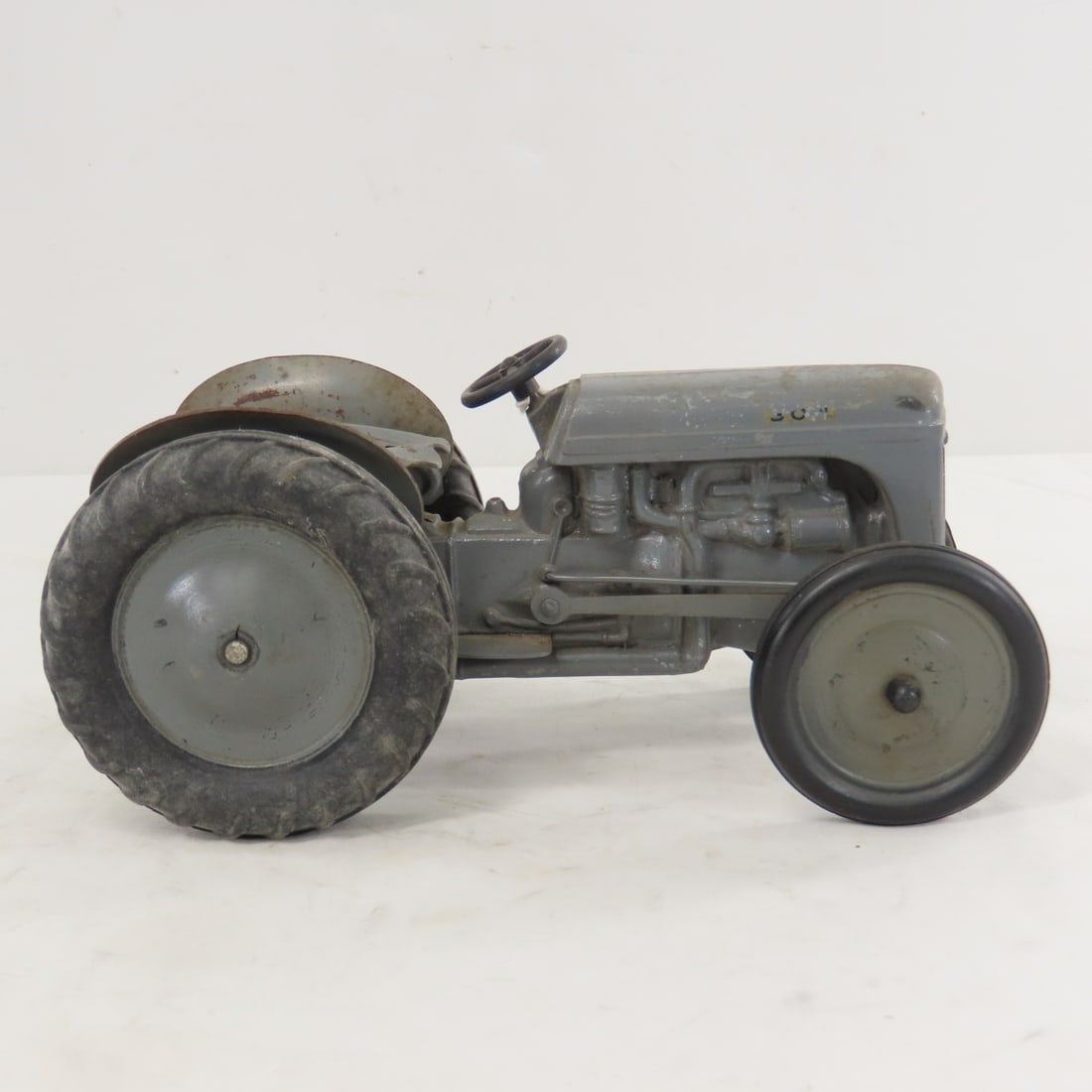 1940's Advanced Products Ferguson TO-20 Tractor - 6