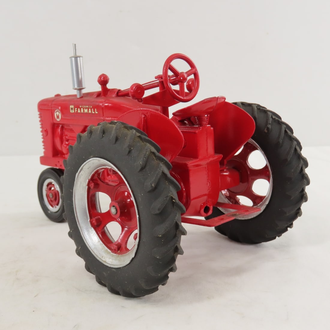 ERTL IH McCormick Farmall Super M Tractor - 3