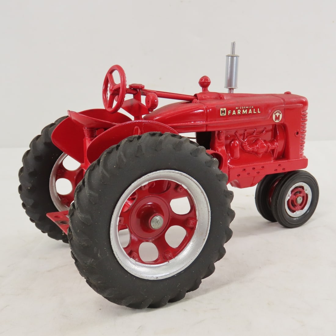 ERTL IH McCormick Farmall Super M Tractor - 5