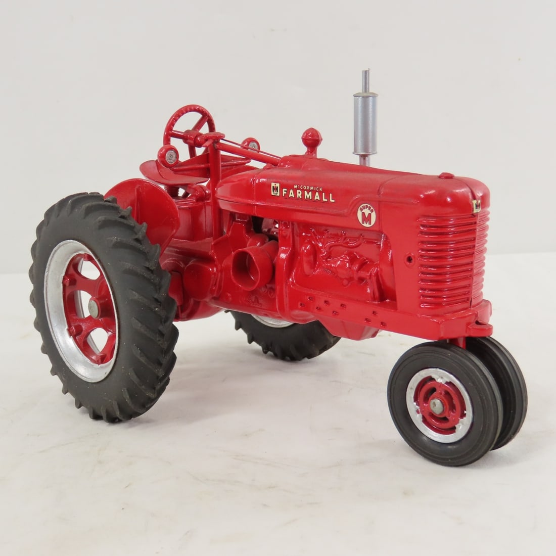 ERTL IH McCormick Farmall Super M Tractor - 7
