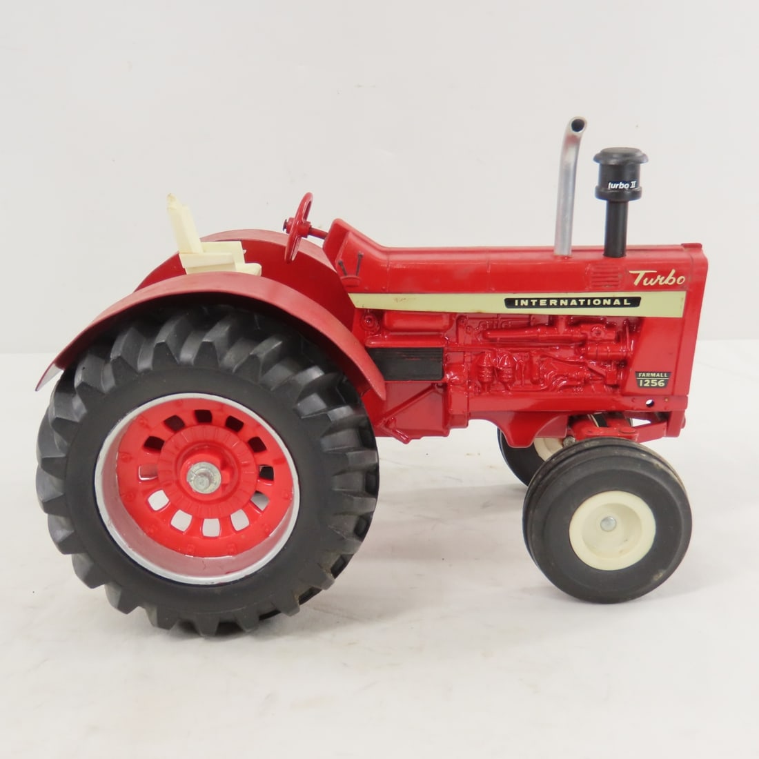 ERTL International Farmall 1256 Turbo II Tractor - 6