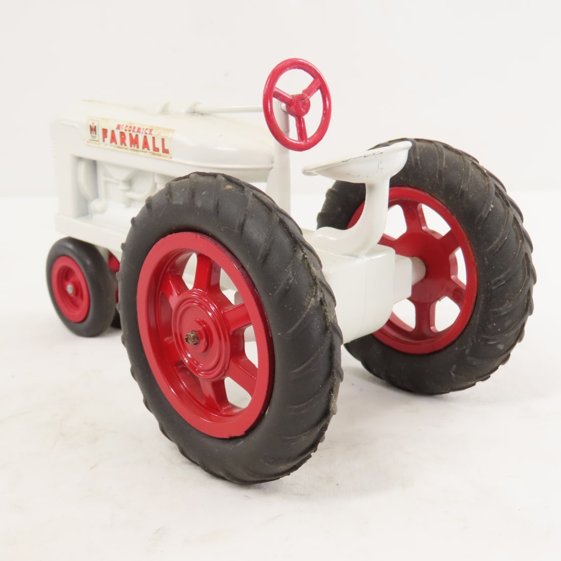 Product Miniatures IH McCormick Farmall M - Demo - 3