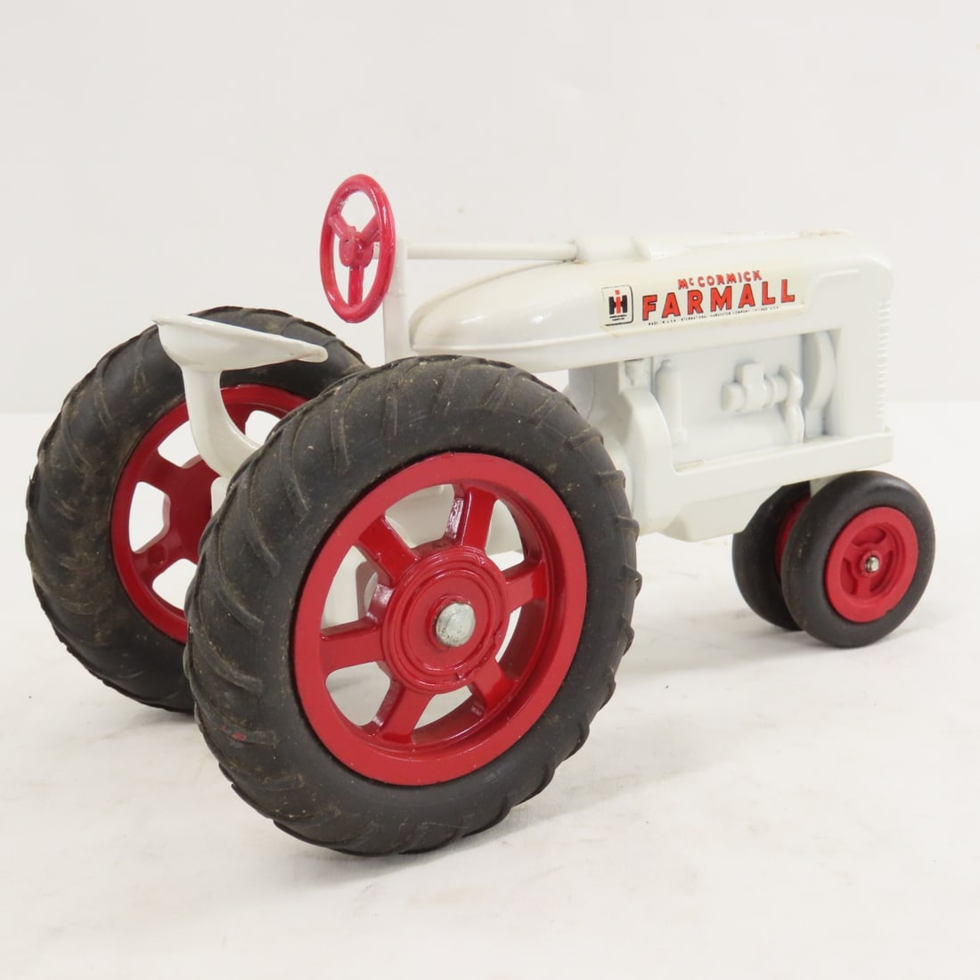 Product Miniatures IH McCormick Farmall M - Demo - 5