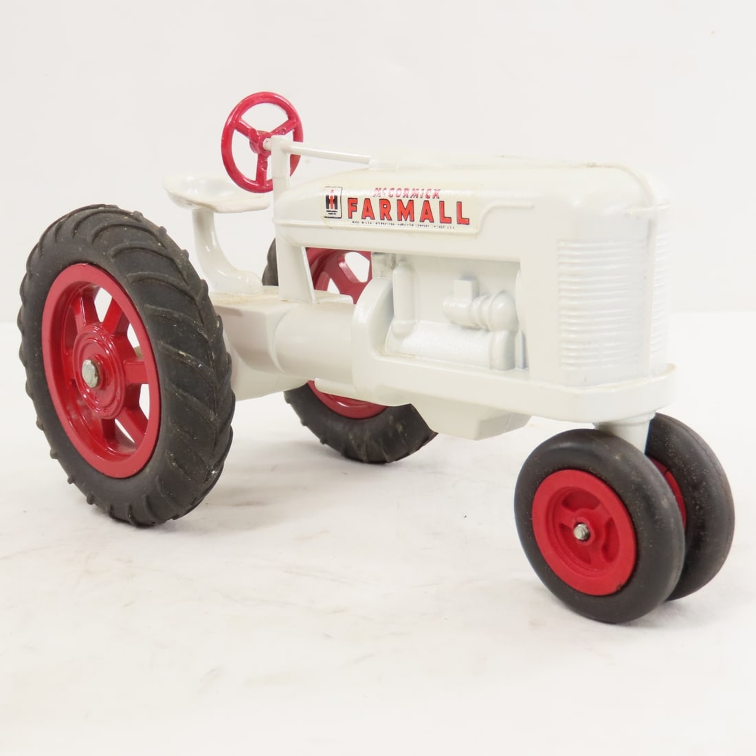 Product Miniatures IH McCormick Farmall M - Demo - 7