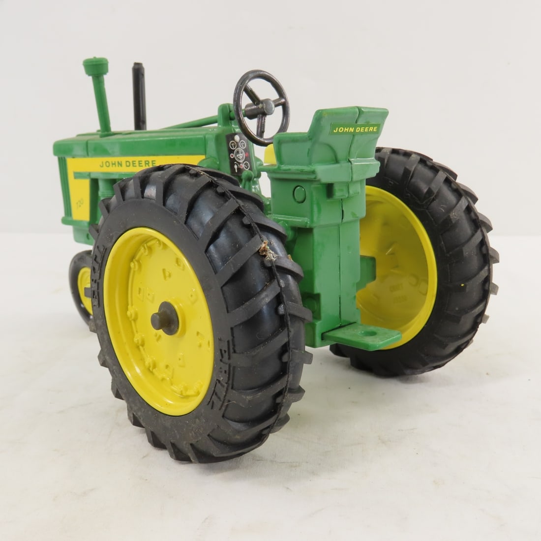 ERTL JD 720 Tractor 1994 Toy Tractor Times Edition - 4