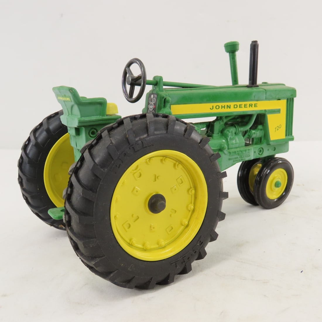 ERTL JD 720 Tractor 1994 Toy Tractor Times Edition - 6
