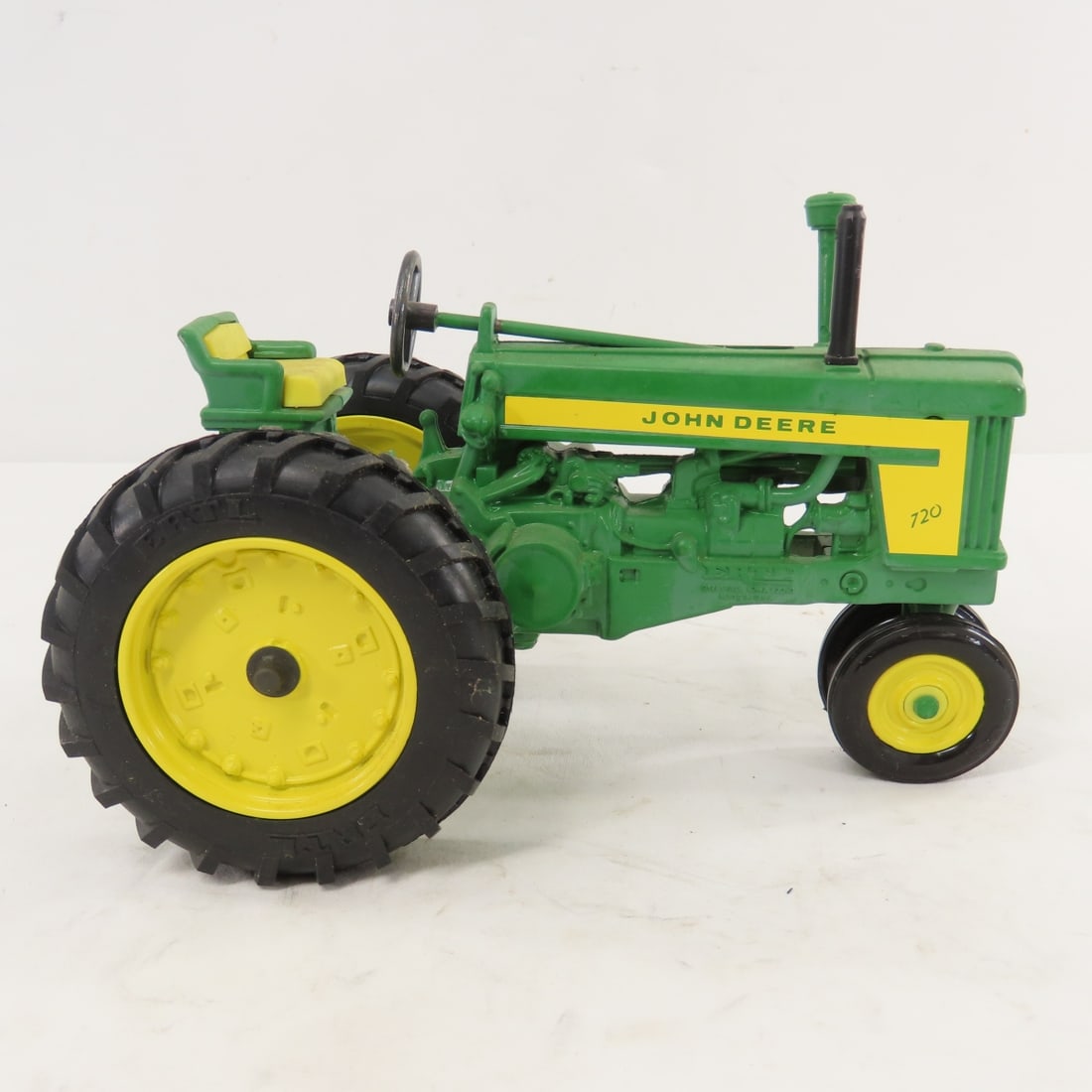 ERTL JD 720 Tractor 1994 Toy Tractor Times Edition - 7