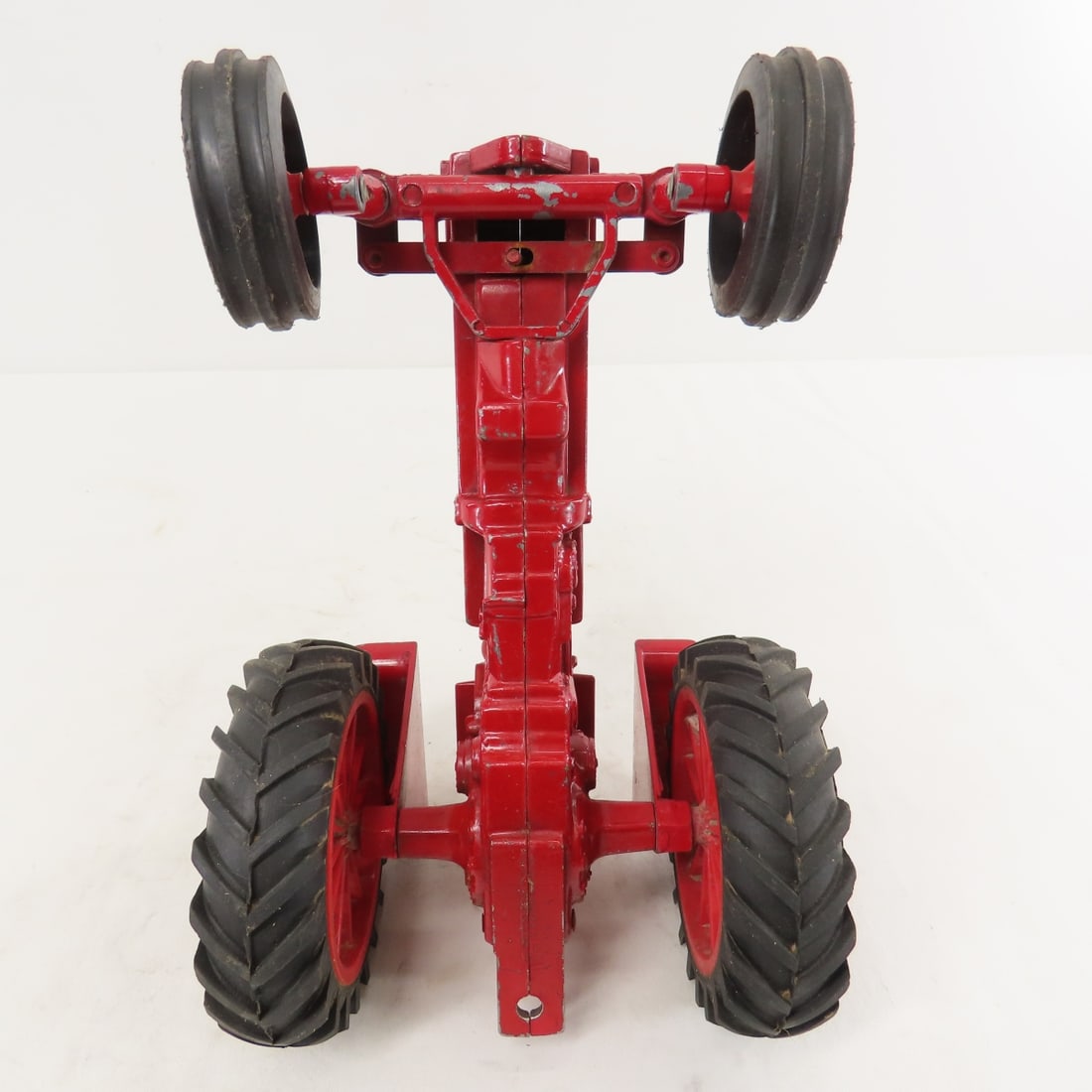 ERTL International Farmall 1026 Hydro Tractor - 10
