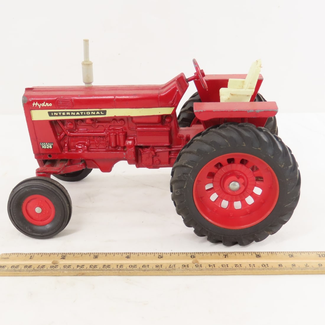 ERTL International Farmall 1026 Hydro Tractor - 2