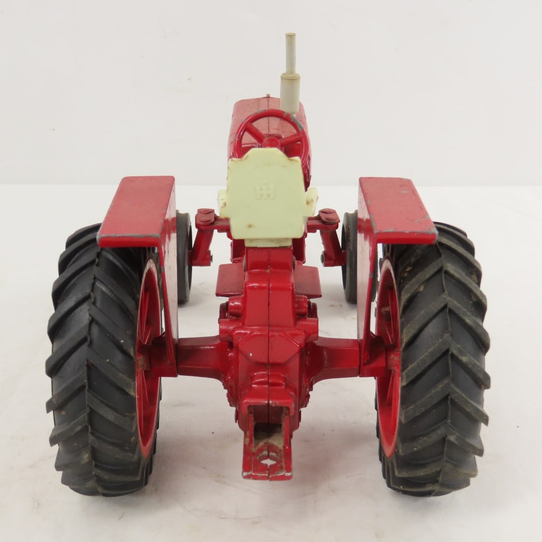 ERTL International Farmall 1026 Hydro Tractor - 4