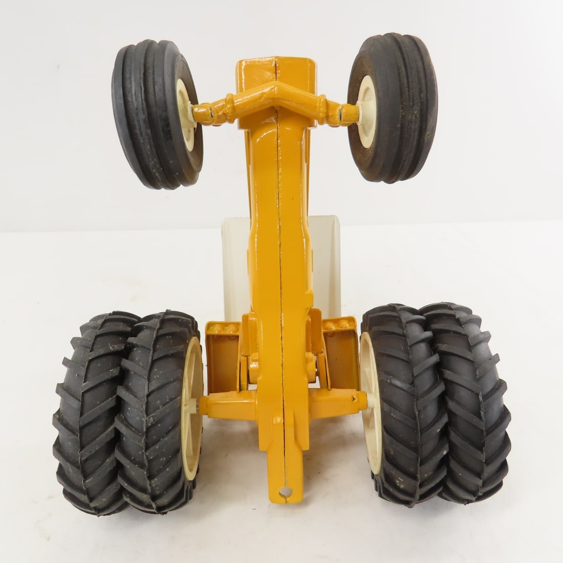 ERTL Minneapolis-Moline G1355 WF Row Crop Tractor - 10