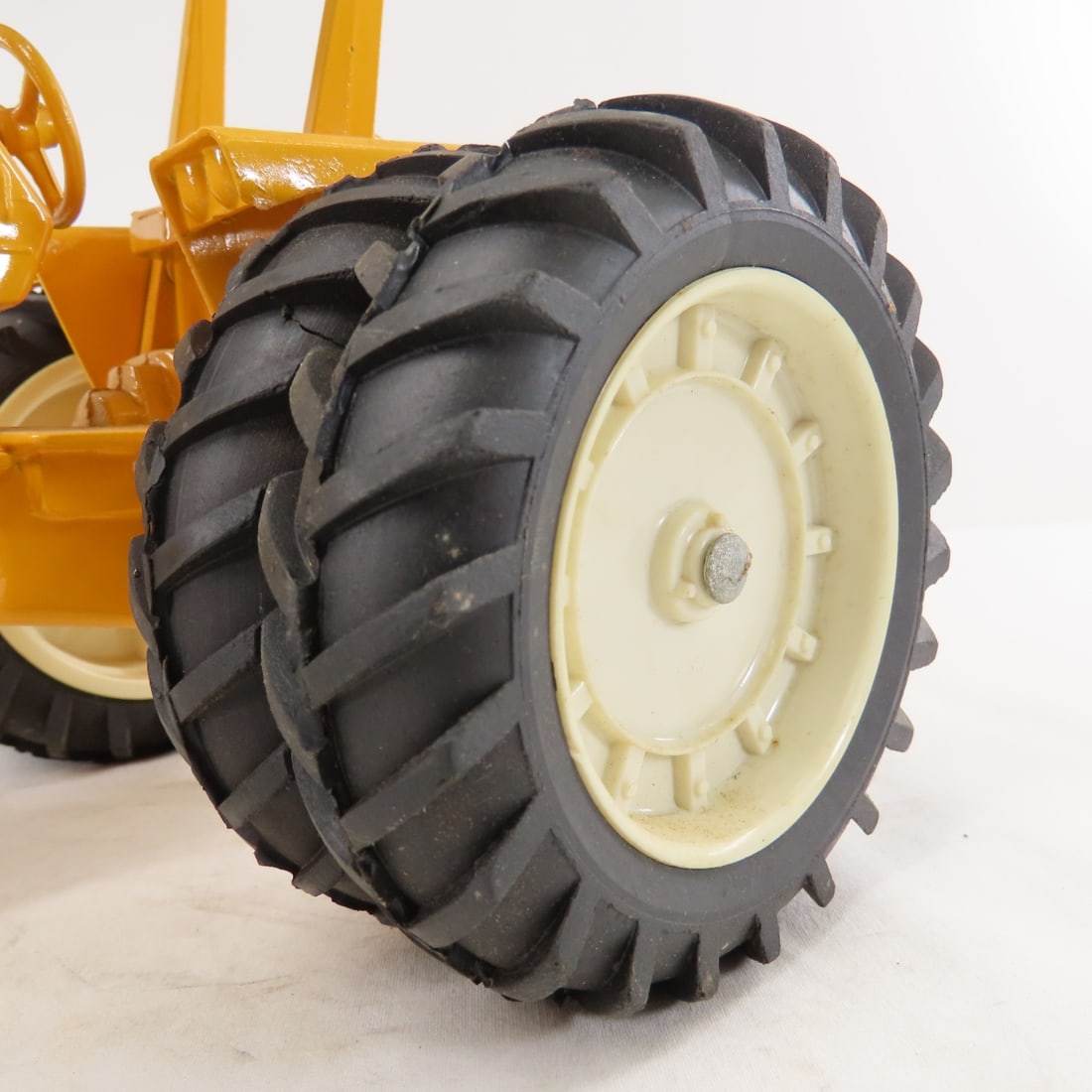 ERTL Minneapolis-Moline G1355 WF Row Crop Tractor - 15