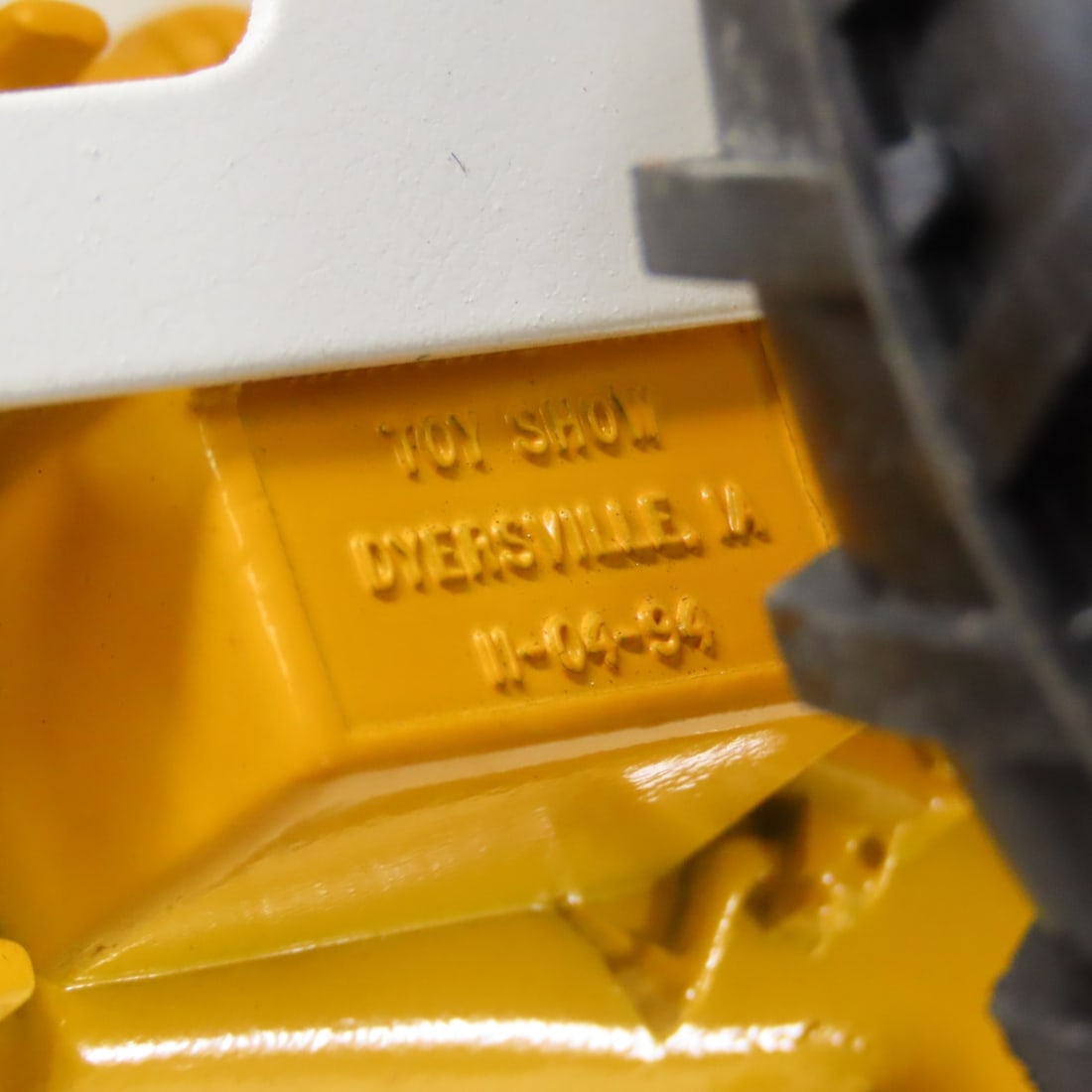 ERTL Minneapolis-Moline G750 MFWD Tractor - 11