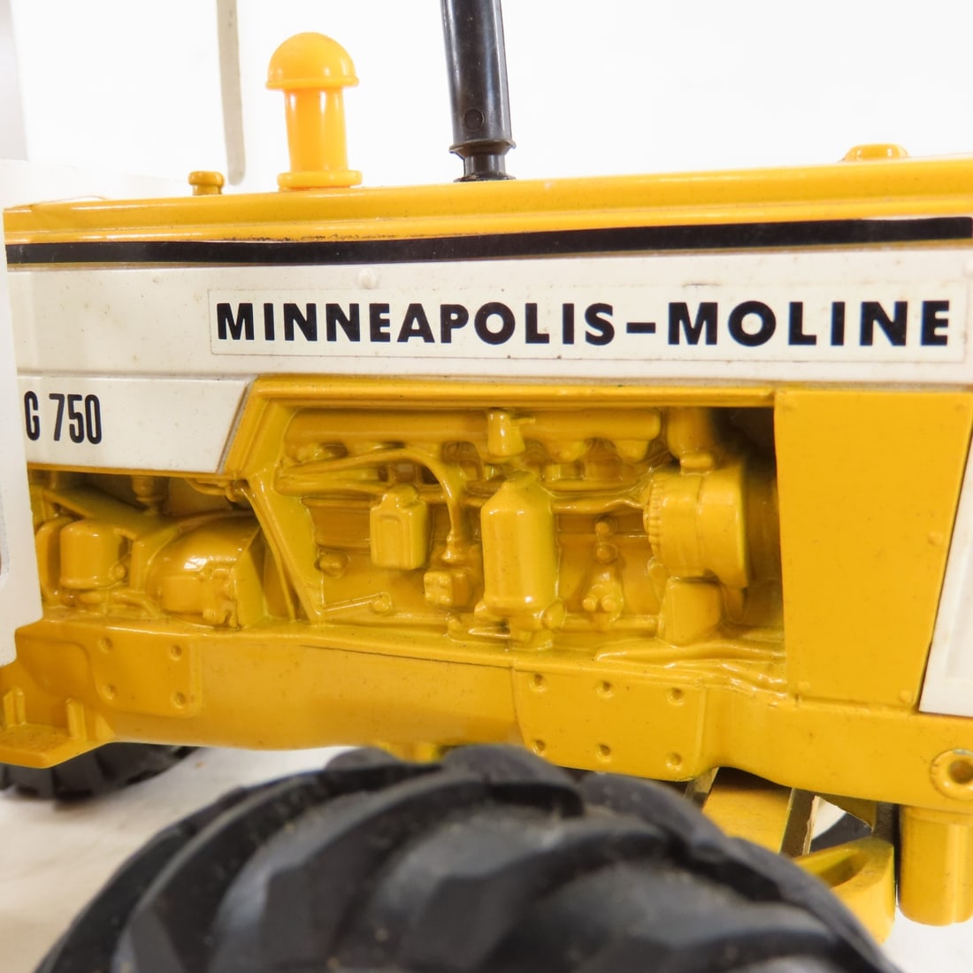 ERTL Minneapolis-Moline G750 MFWD Tractor - 13