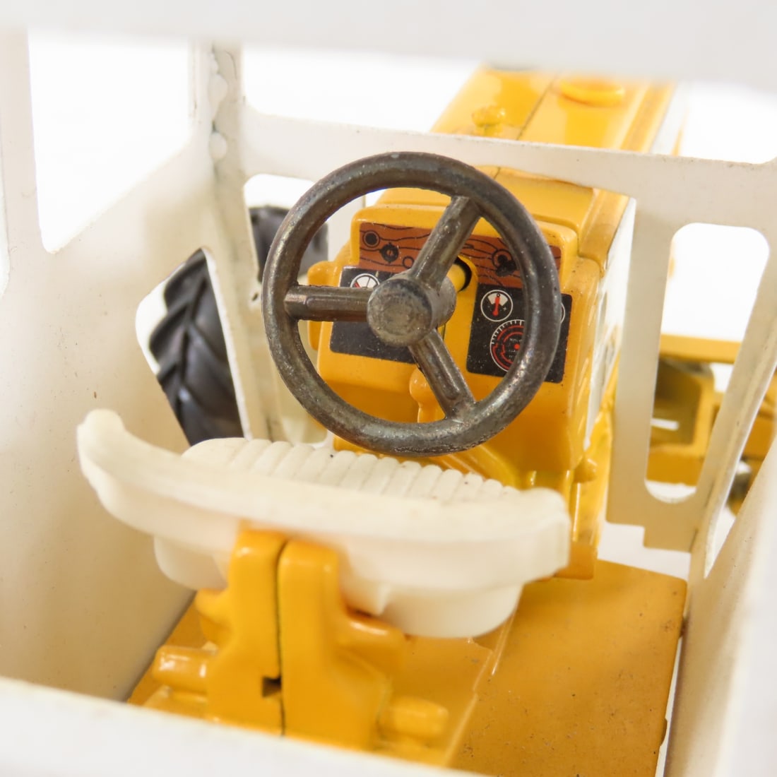 ERTL Minneapolis-Moline G750 MFWD Tractor - 14