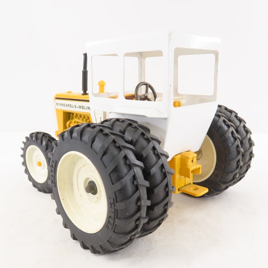 ERTL Minneapolis-Moline G750 MFWD Tractor - 3