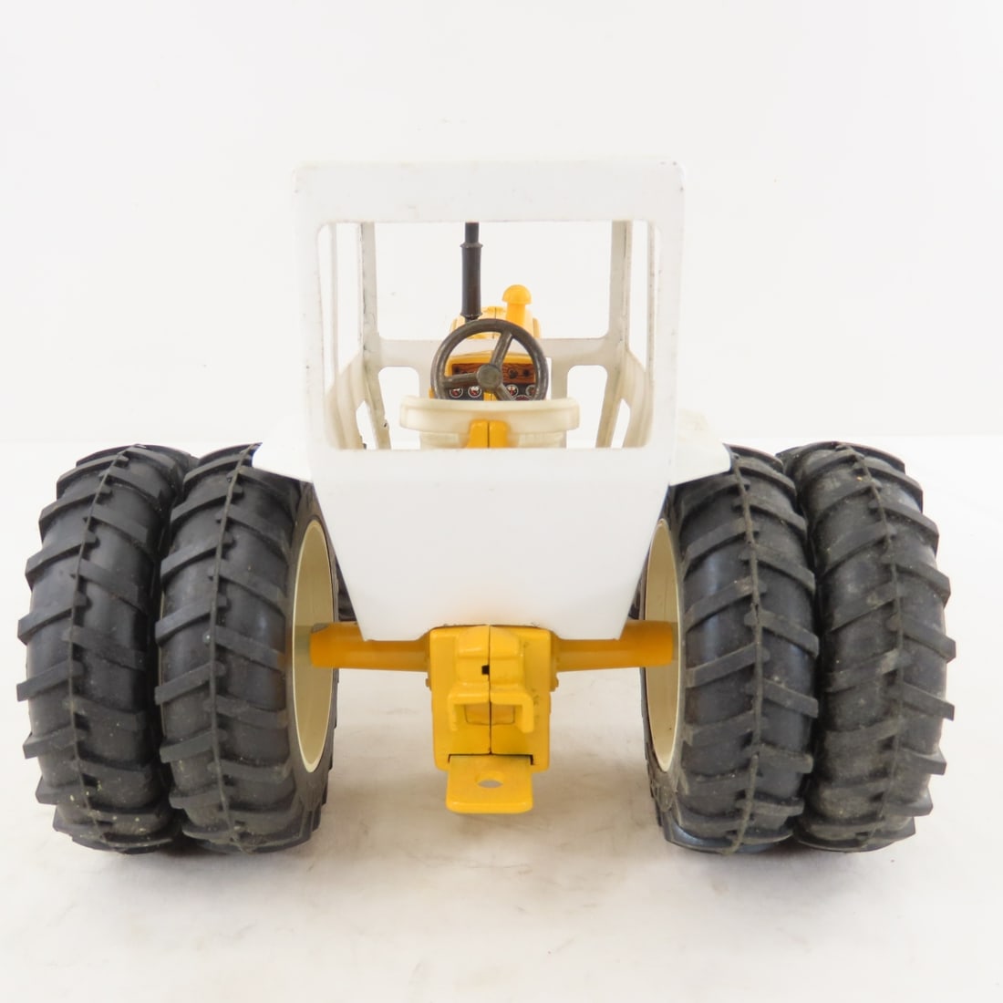 ERTL Minneapolis-Moline G750 MFWD Tractor - 4