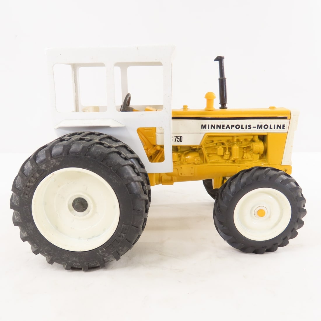 ERTL Minneapolis-Moline G750 MFWD Tractor - 6