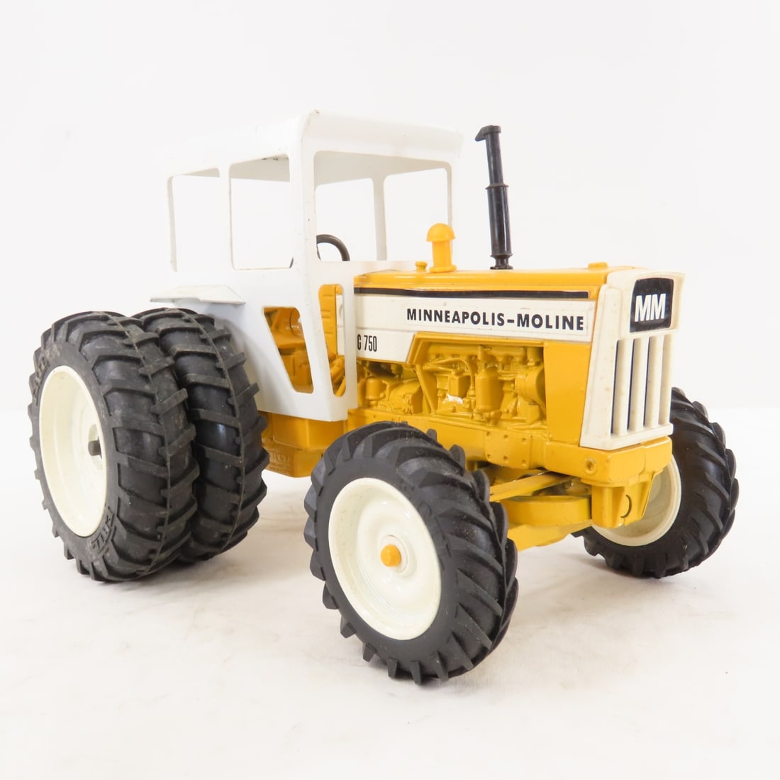 ERTL Minneapolis-Moline G750 MFWD Tractor - 7