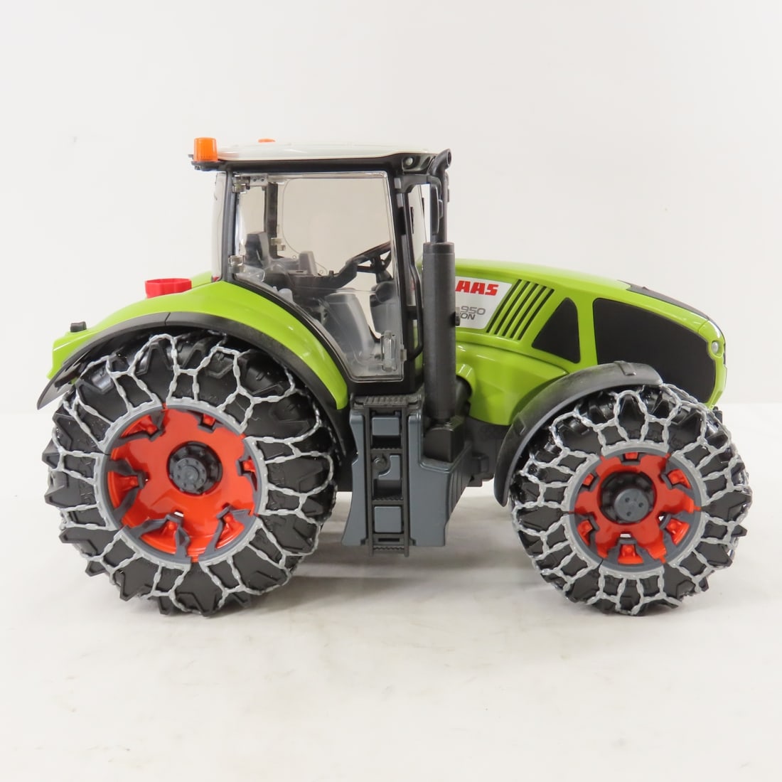 Bruder CLAAS 950 AXION Tractor with Snow Chains - 6