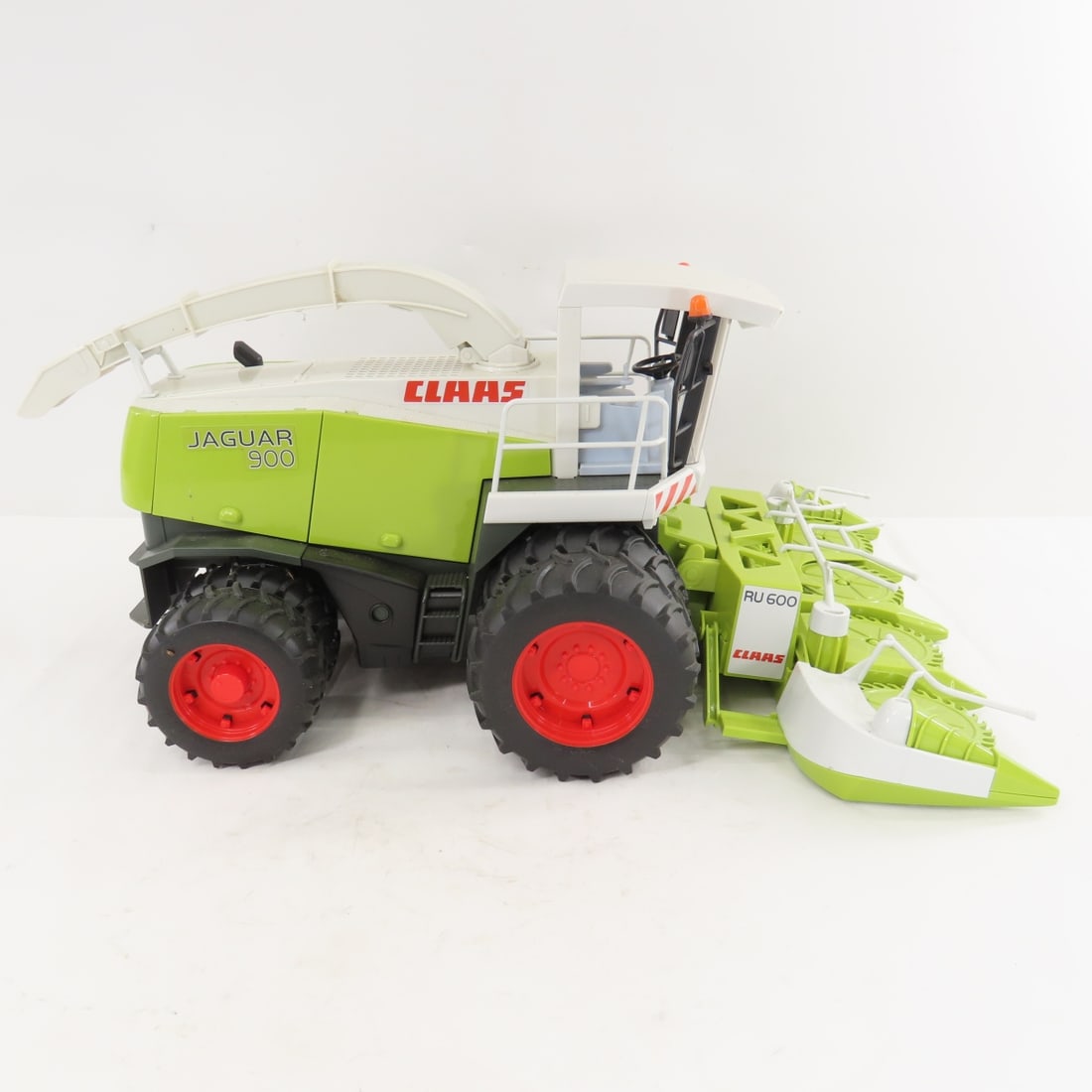 Bruder CLAAS Jaguar 900 with RU600 Field Chopper - 6
