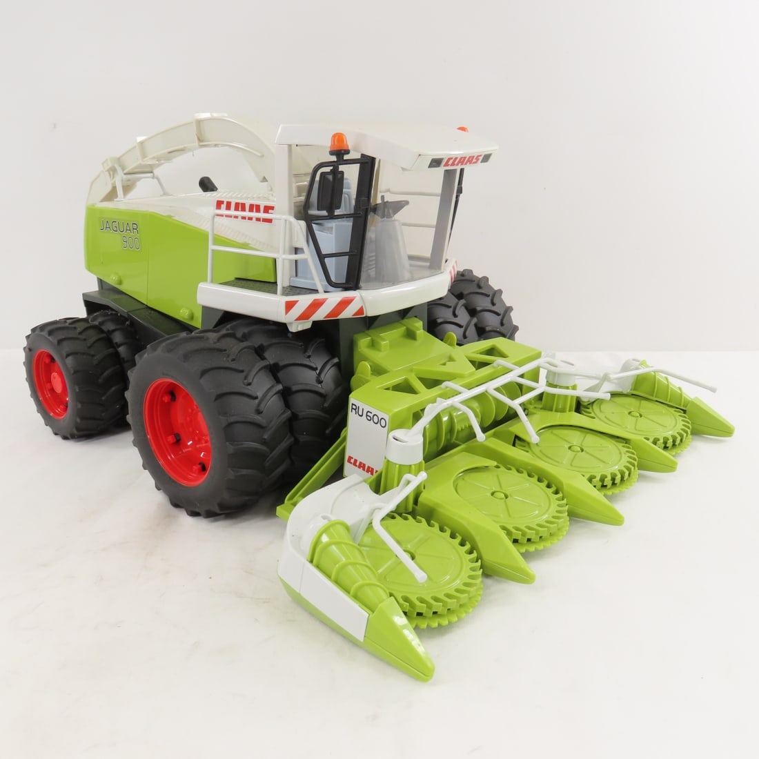 Bruder CLAAS Jaguar 900 with RU600 Field Chopper - 7