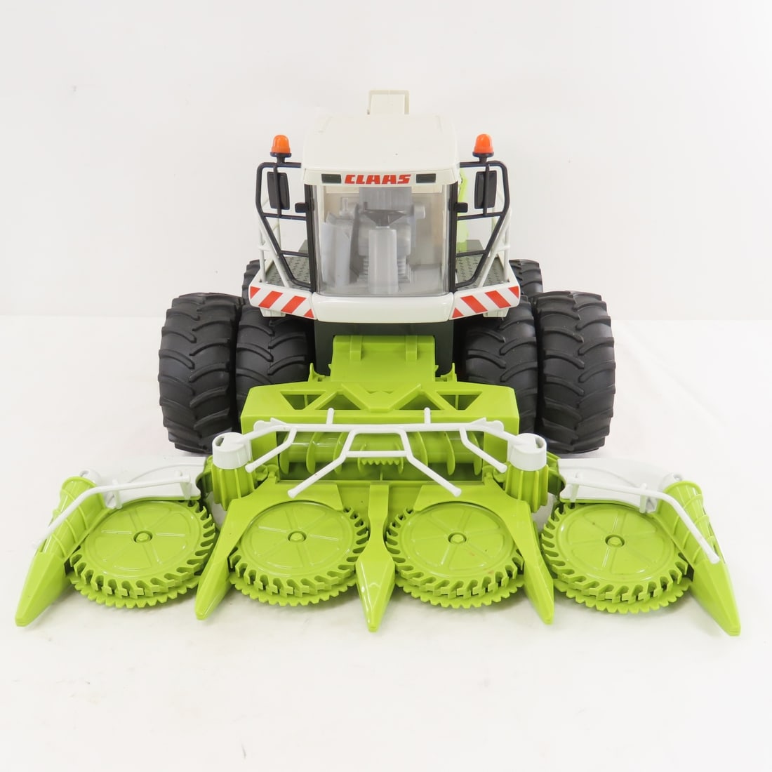 Bruder CLAAS Jaguar 900 with RU600 Field Chopper - 8