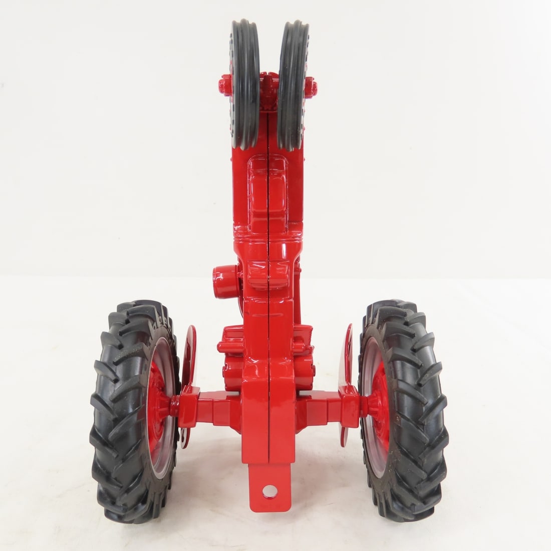 ERTL IH McCormick Farmall Super M Tractor - 10