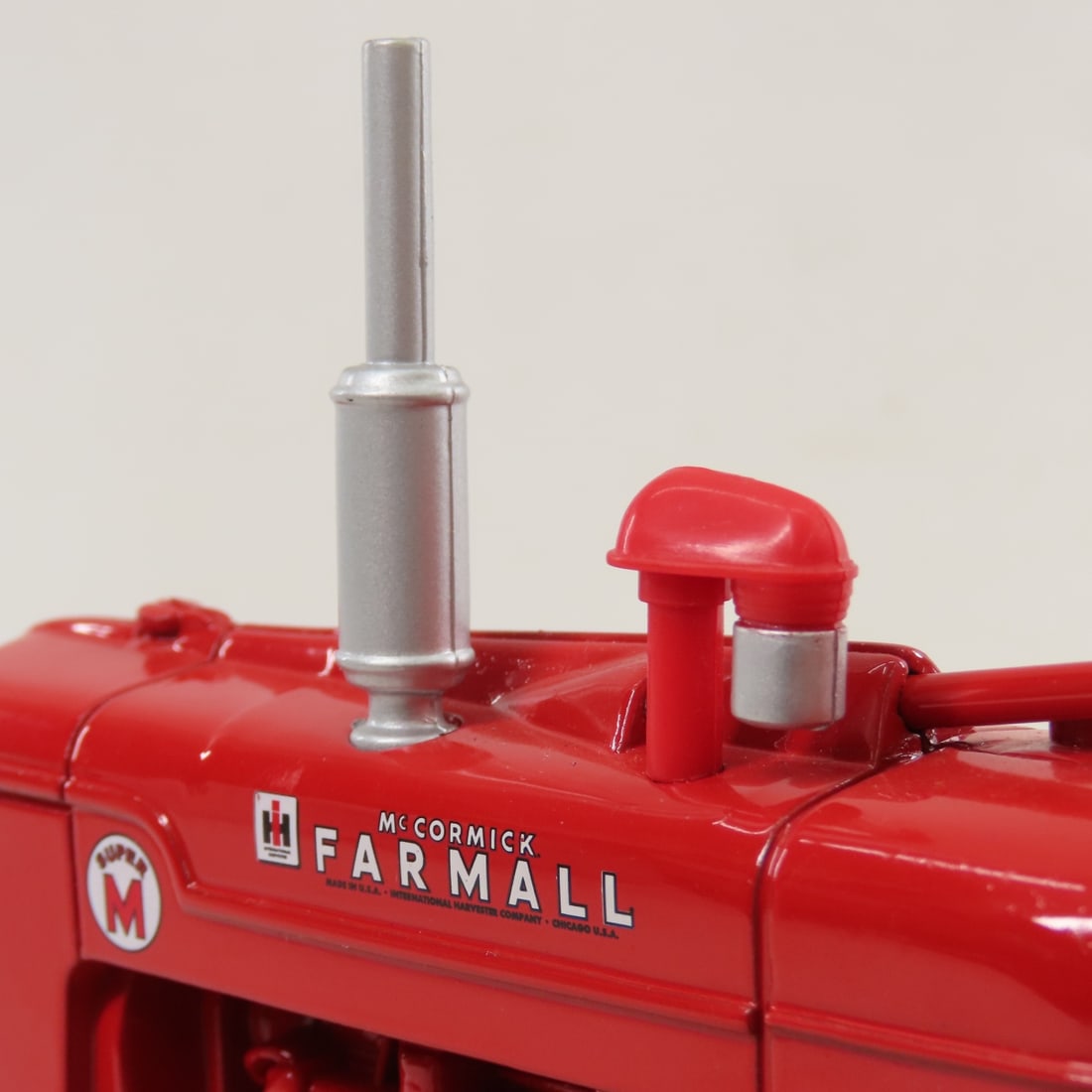 ERTL IH McCormick Farmall Super M Tractor - 16