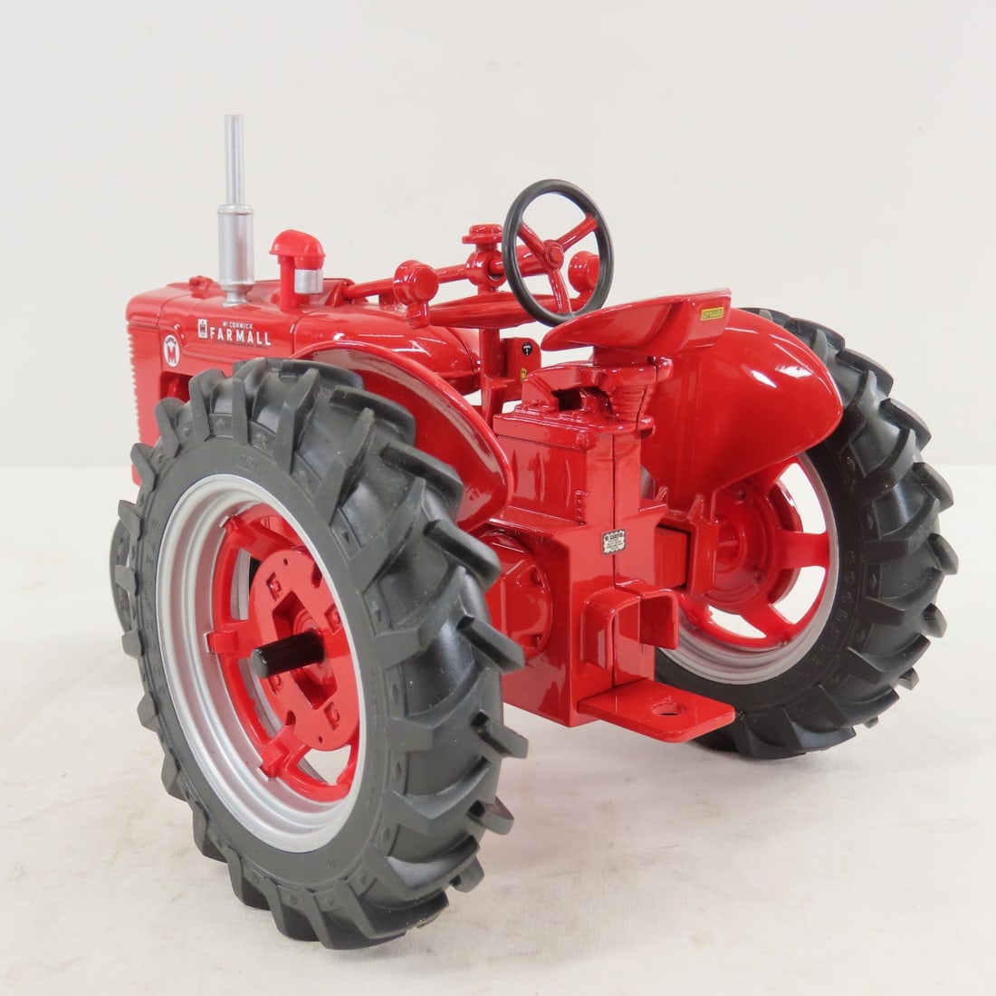 ERTL IH McCormick Farmall Super M Tractor - 3
