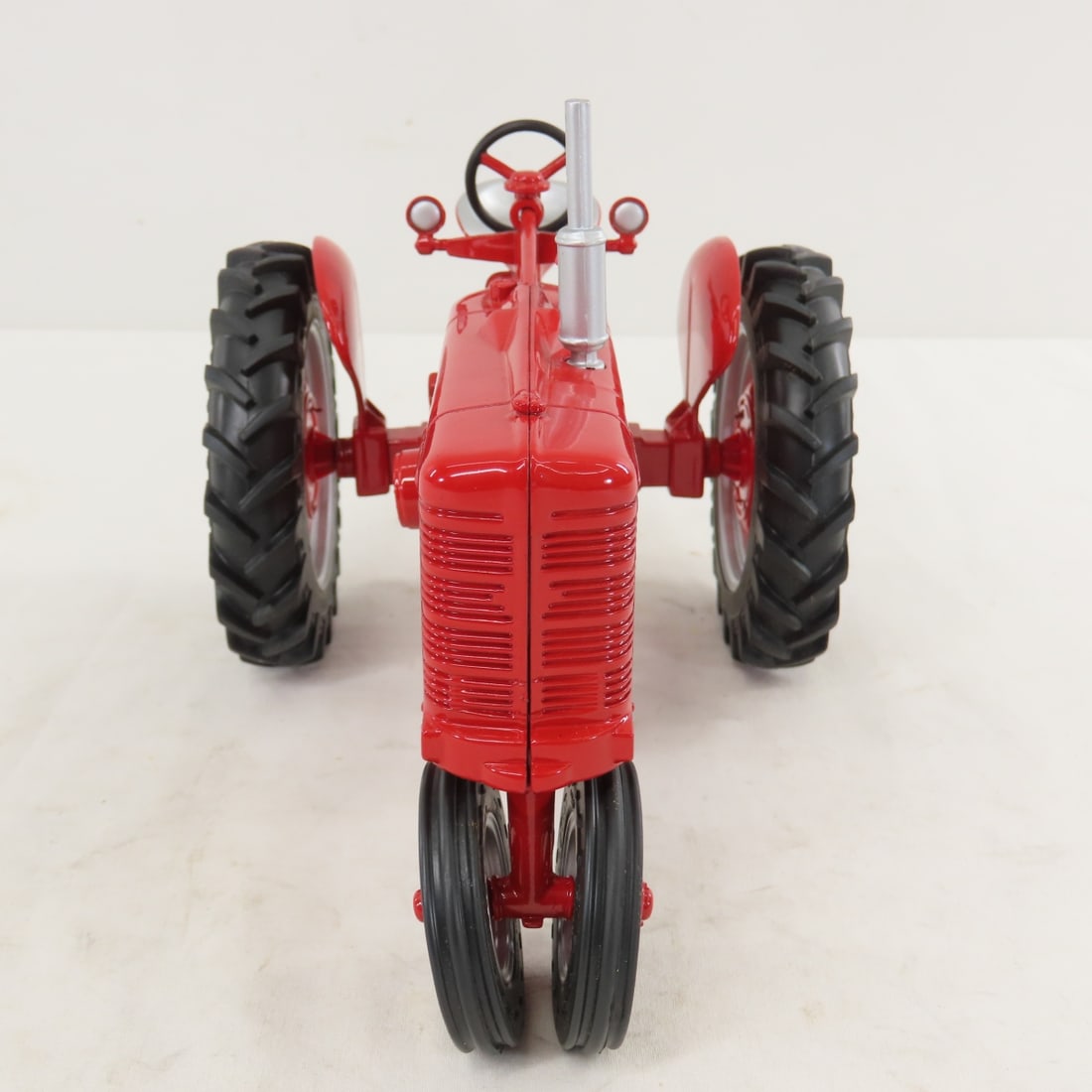 ERTL IH McCormick Farmall Super M Tractor - 8
