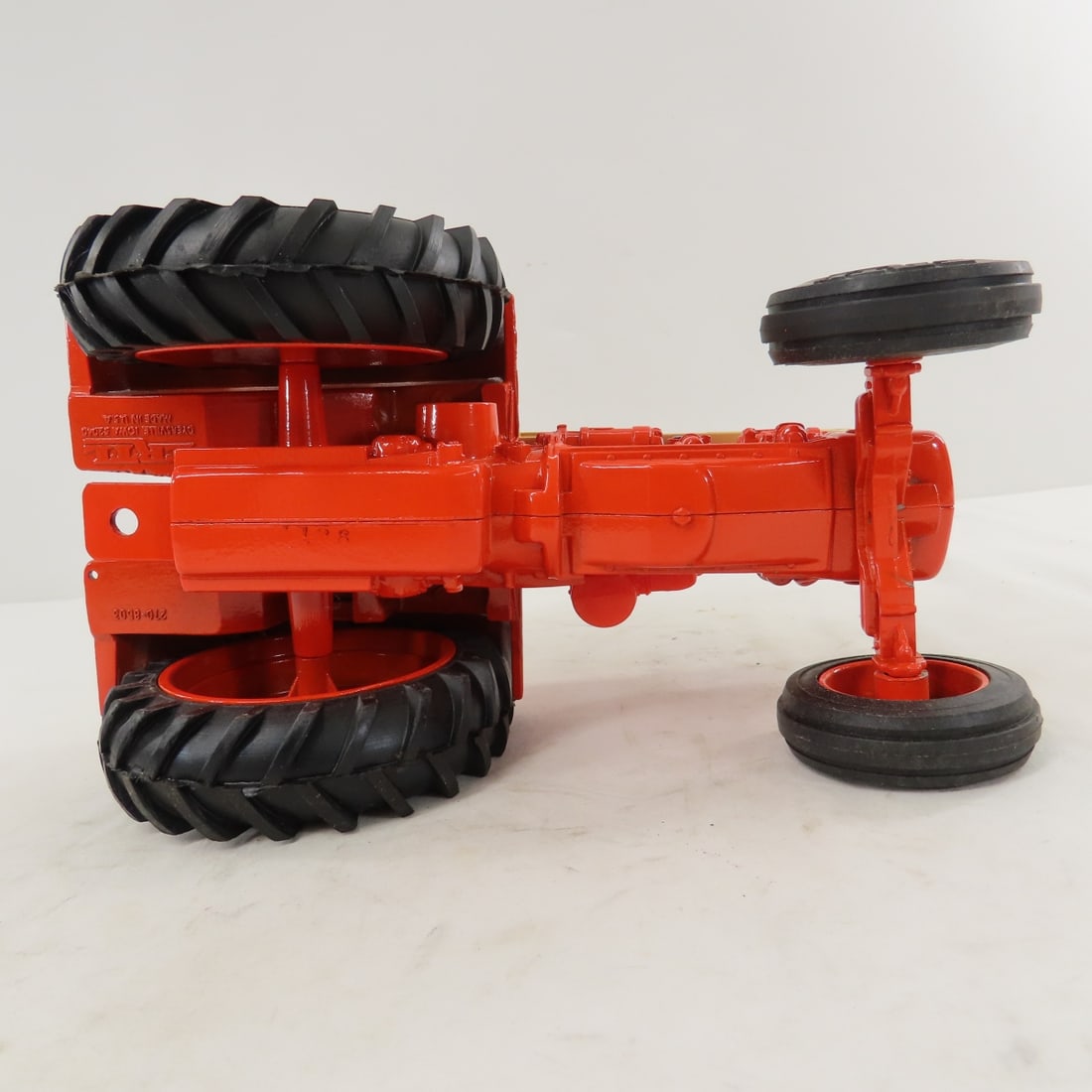 ERTL CASE 600 Tractor 1/16 Desert Sunset Diecast - 10