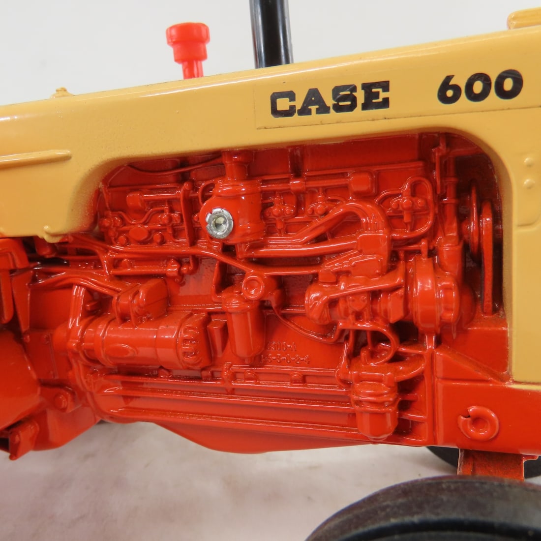 ERTL CASE 600 Tractor 1/16 Desert Sunset Diecast - 16