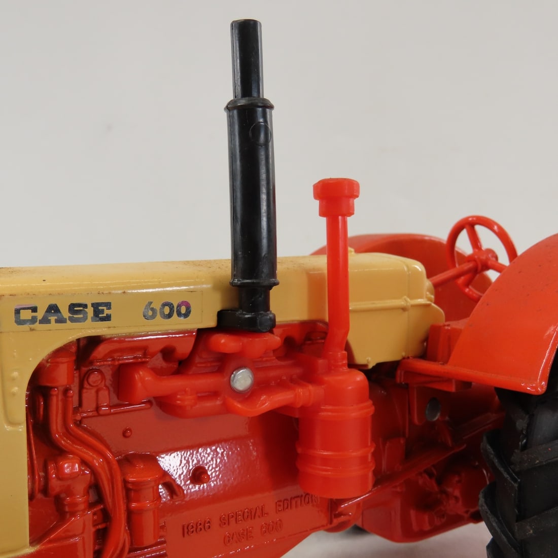 ERTL CASE 600 Tractor 1/16 Desert Sunset Diecast - 20