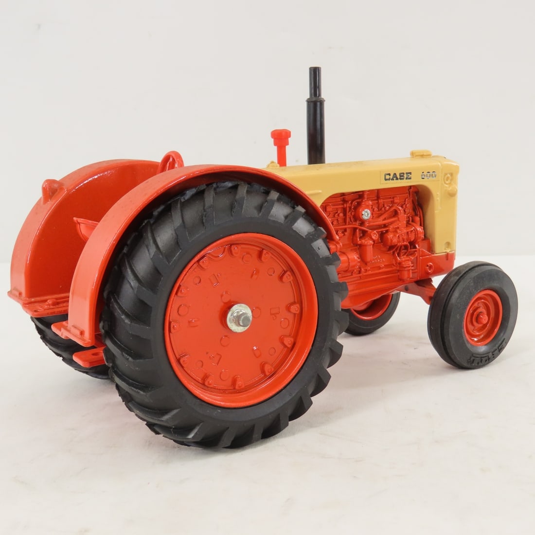 ERTL CASE 600 Tractor 1/16 Desert Sunset Diecast - 5