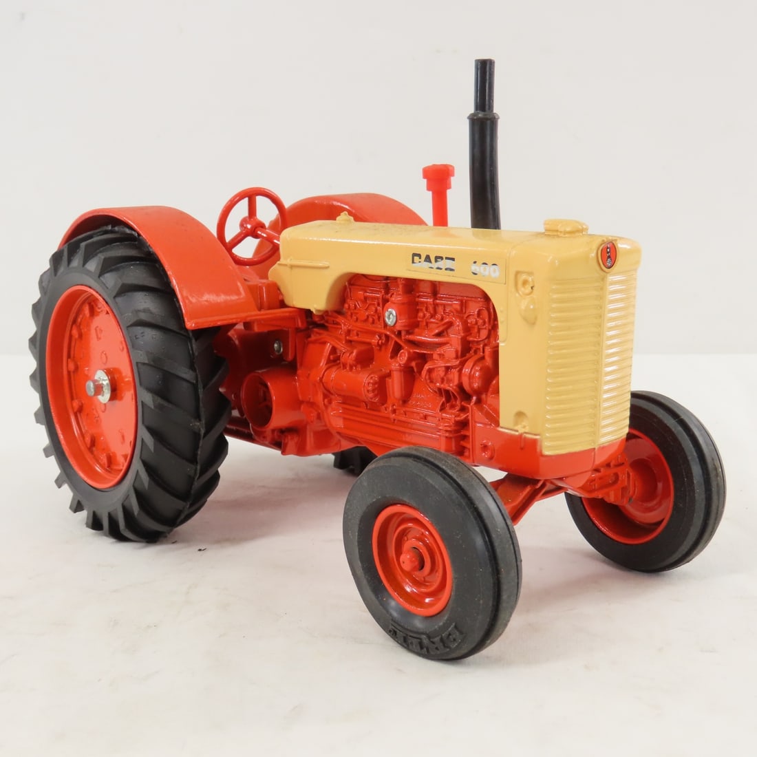 ERTL CASE 600 Tractor 1/16 Desert Sunset Diecast - 7
